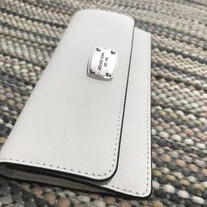 Michael Kors flat wallet